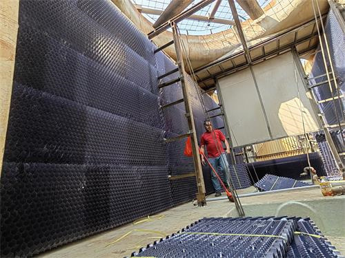 閉式冷卻塔加循環水箱的原因是什么？(閉式循環玻璃鋼冷卻塔廠家電話)