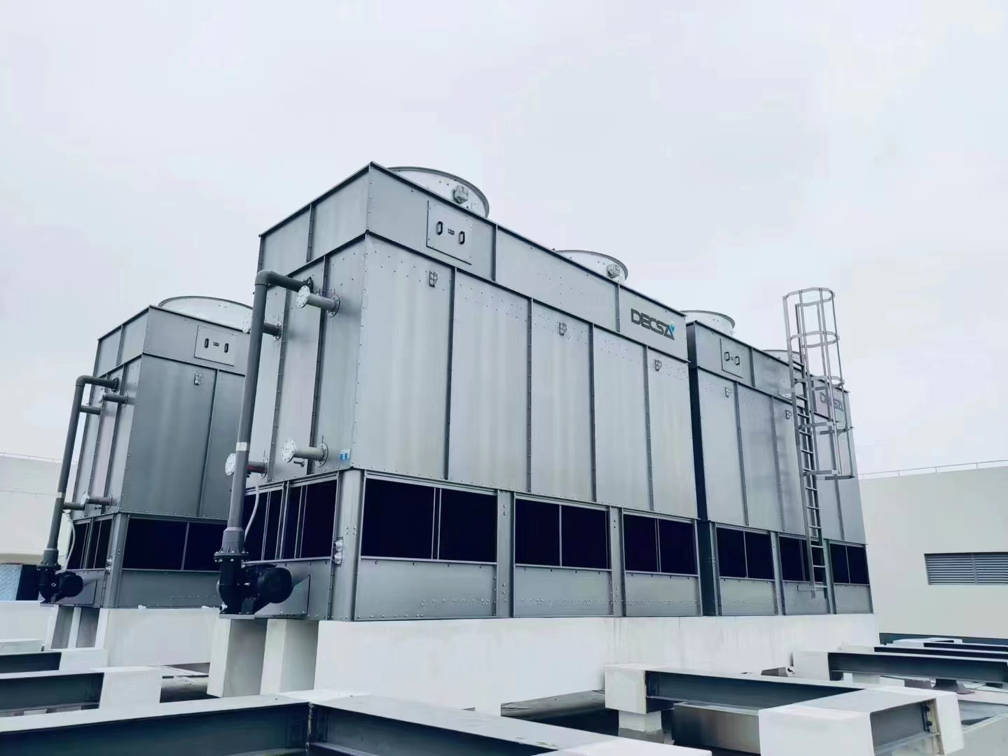 高溫閉式冷卻塔冷卻的工作原理(高溫閉式冷卻塔有哪